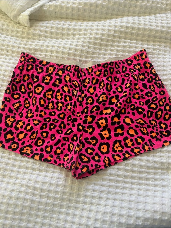 No Boundaries Pants - Women’s Sz L No Boundaries Hot Pink and Orange Leopard Print Athletic Shorts